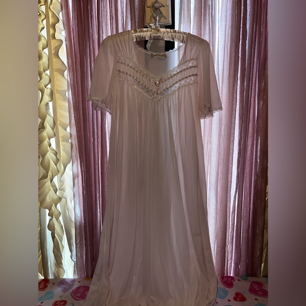 Vintage Miss Elaine nightgown